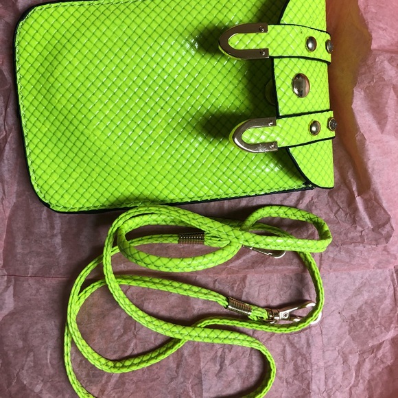 Moda Neon Green Clutch ♥️ - Picture 2 of 4